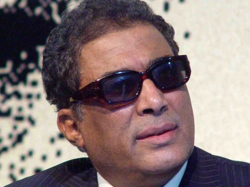 ما حقيقة سرقة جثة أحمد زكي؟ تعرفوا على التفاصيل من الحانوتي